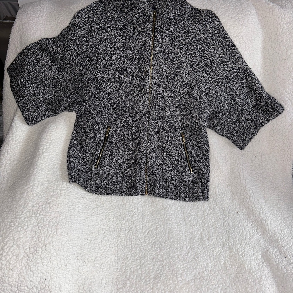 Kobe’s New York Black and White Knit Zip-Up Sweater